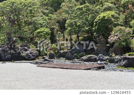 Early summer scenery at the historic Nanzenji Temple in Kyoto 129610455
