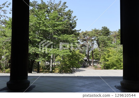 Early summer scenery at the historic Nanzenji Temple in Kyoto 129610544