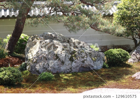 Early summer scenery at the historic Nanzenji Temple in Kyoto Early summer scenery at the historic Nanzenji Temple in Kyoto 129610575