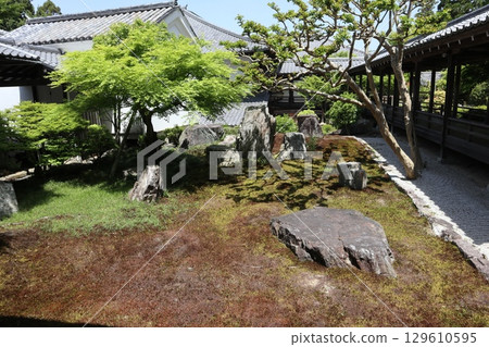 京都歷史悠久的南禪寺的初夏風景 129610595
