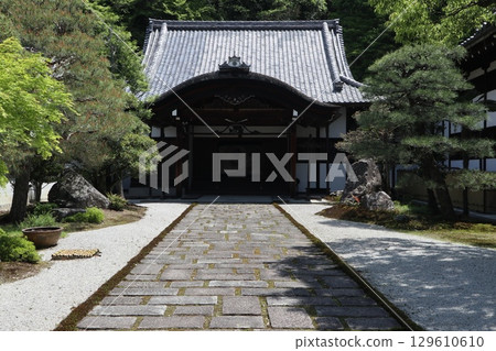 京都歷史悠久的南禪寺的初夏風景 129610610