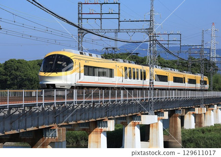 [Kintetsu] 23000 series express train "Ise-Shima Liner" (Yamada Line: Miyamachi - Omata) 129611017