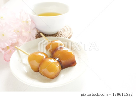 迷你御手洗團子和日本茶 迷你御手洗團子和日本茶 129611582