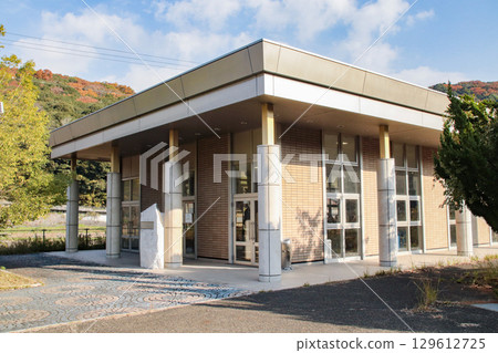 Marble Processing Exhibition Hall / Akiyoshi, Akiyoshicho, Mine City, Yamaguchi Prefecture 129612725