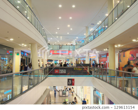 活力菲律賓 - 馬卡蒂豪華購物中心、馬尼拉城市景觀（2025 年 6 月） 129613154