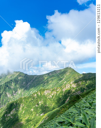 谷川岳登山道上的萬太郎山 129613211