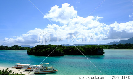 從石垣島川平展望公園看到的川平灣 129613328