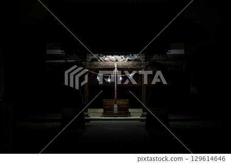 Shrine in the dim night 129614646