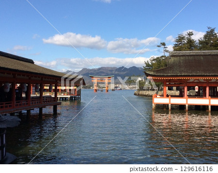Itsukushima shrine Itsukushima shrine 129616116