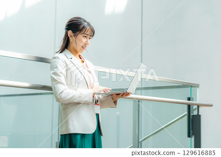 Office business woman Office business woman 129616885