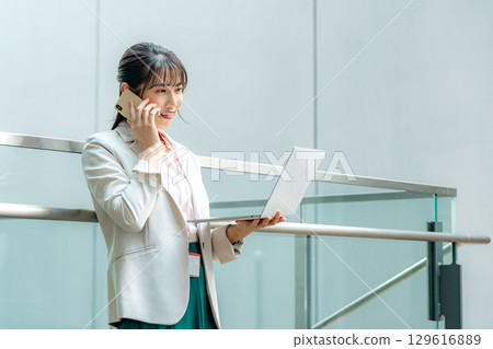 Office business woman 129616889