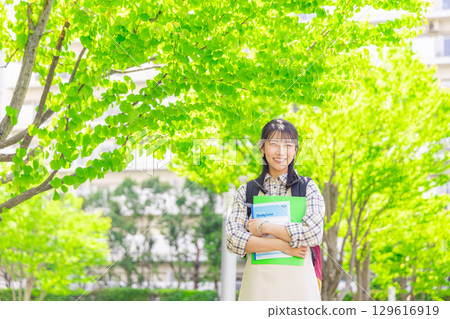 大學生校外 大學生校外 129616919