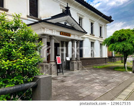 Hirosaki City Hyakuseki-cho Exhibition Hall Entrance, Hirosaki City, Aomori Prefecture, Cloudy Hirosaki City Hyakuseki-cho Exhibition Hall Entrance, Hirosaki City, Aomori Prefecture, Cloudy 129617535