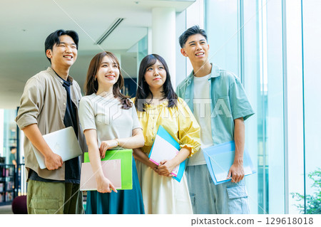 青年男女，大學生，專業學生 129618018