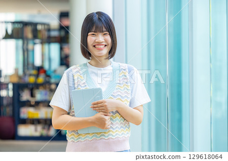 女大學生 129618064