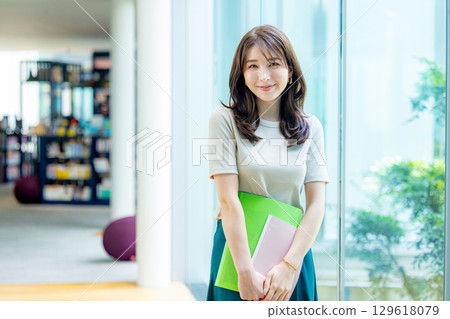 女大學生 129618079