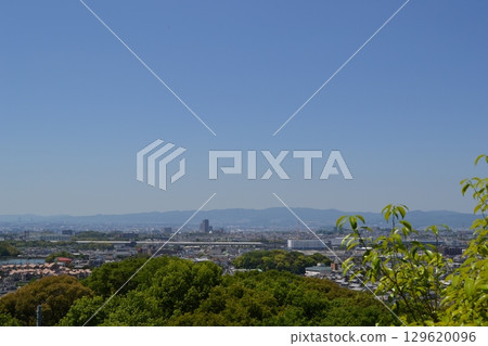 A cloudless blue sky seen from the heights A cloudless blue sky seen from the heights 129620096