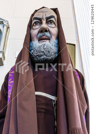 Interior of the convent and church of Nossa Senhora do Carmo in 129620445