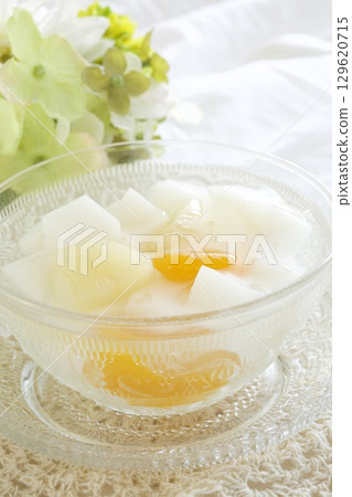 Dessert almond tofu 129620715