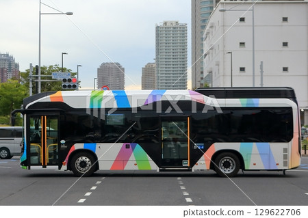 Fuel cell bus image 129622706