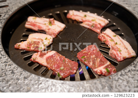 豬肉 燒烤 烤肉 食物 料理 餐廳 Grilled pork BBQ 豚肉 焼肉 129623223