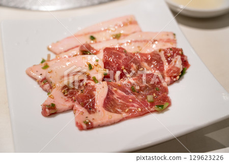 豬肉 燒烤 烤肉 食物 料理 餐廳 Grilled pork BBQ 豚肉 焼肉 129623226