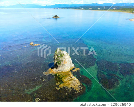 夏季北海道江差市伏木戶海岸的鳥瞰圖 129626940