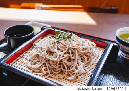 Zaru soba 129628614