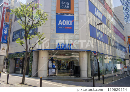 Exterior of the men's clothing retailer "AOKI" (Nishi-Shinjuku, Shinjuku-ku, Tokyo, TSE Prime: 8214) 129629354