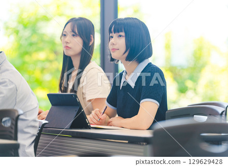 University image 129629428