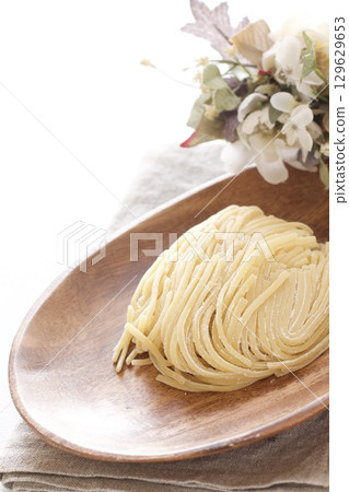Boiled pasta noodles 129629653
