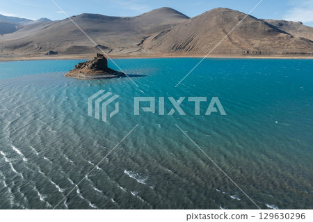 Aerial view of beautiful Yamdrok Yumtso lake in Tibet, China Aerial view of beautiful Yamdrok Yumtso lake in Tibet, China 129630296