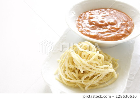 Meat sauce spaghetti 129630616