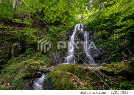 Kamega Fuchi (Obama City, Fukui Prefecture) 129630824