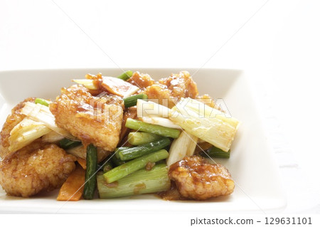 中式炒魷魚蒜苗 129631101