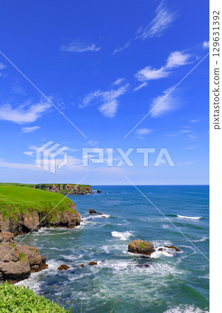 Summer scenery of Kenbokki Island and the Pacific Ocean seen from Biwase (Hamanaka Town, Hokkaido) Summer scenery of Kenbokki Island and the Pacific Ocean seen from Biwase (Hamanaka Town, Hokkaido) 129631392