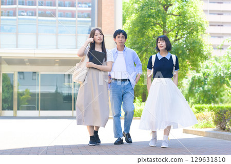 大學生形象畫像 129631810