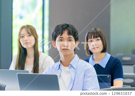 University image 129631837