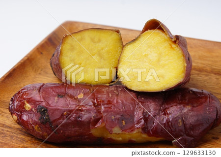 Sweet Beni Haruka baked sweet potato 129633130