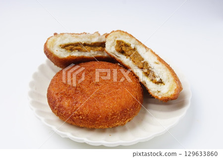 Delicious curry bread 129633860