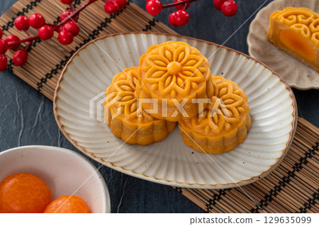 中秋節 月餅 節日 蓮蓉 蛋黃 MidAutumn Festival Moon cake げっぺい 中秋節 月餅 節日 蓮蓉 蛋黃 MidAutumn Festival Moon cake げっぺい 129635099
