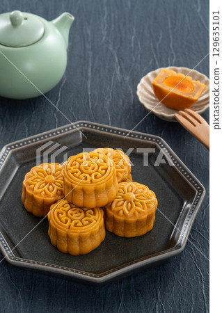 Mid-Autumn Festival Mooncake Festival Lotus Seed Paste Egg Yolk MidAutumn Festival Mooncake げっぺい Mid-Autumn Festival Mooncake Festival Lotus Seed Paste Egg Yolk MidAutumn Festival Mooncake げっぺい 129635101