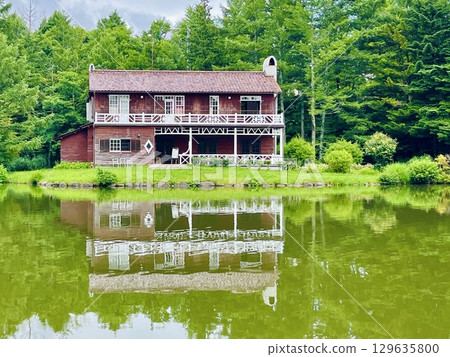 Lake Shiozawa and Karuizawa, Taliesin, Suikyuso, near the center 129635800