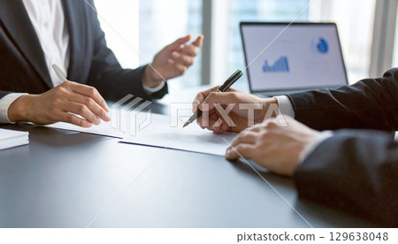 Business scene, men and women meeting in office, conference, presentation, business people Business scene, men and women meeting in office, conference, presentation, business people 129638048