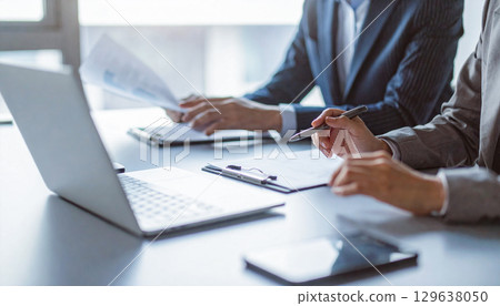 Business scene, men and women meeting in office, conference, presentation, business people Business scene, men and women meeting in office, conference, presentation, business people 129638050