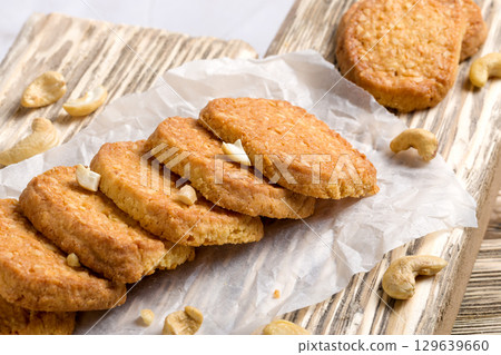 Oatmeal cookies with cashew nuts Oatmeal cookies with cashew nuts 129639660