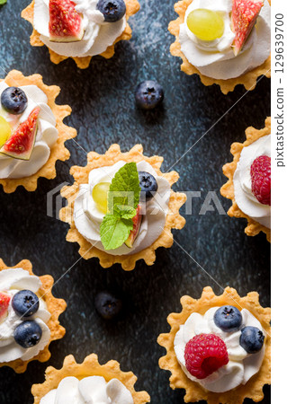 Shortbread fruit basket Shortbread fruit basket 129639700