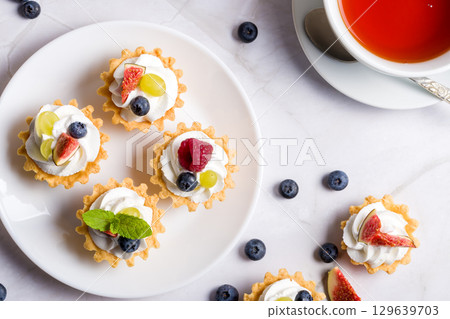 Shortbread fruit basket Shortbread fruit basket 129639703