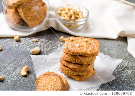 Oatmeal cookies with cashew nuts Oatmeal cookies with cashew nuts 129639708