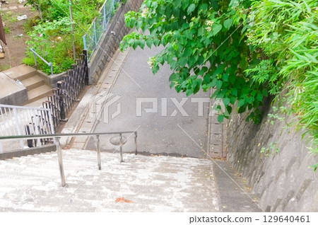 陡峭的樓梯 陡峭的樓梯 129640461